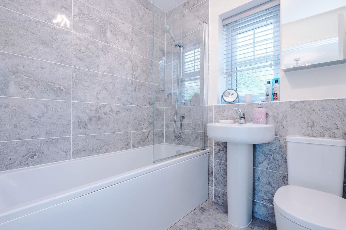 Stunning Home, Perfect for Groups, FREE Parking!