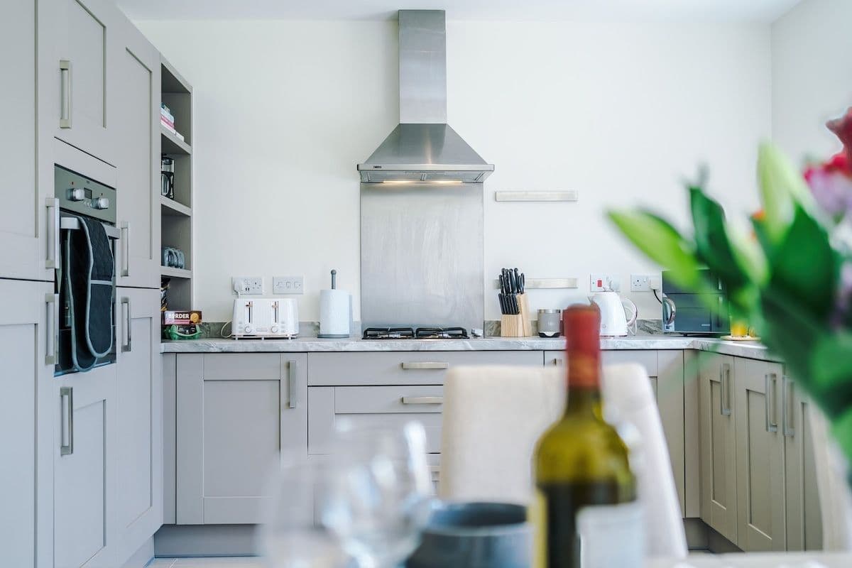 Stunning Home, Perfect for Groups, FREE Parking!