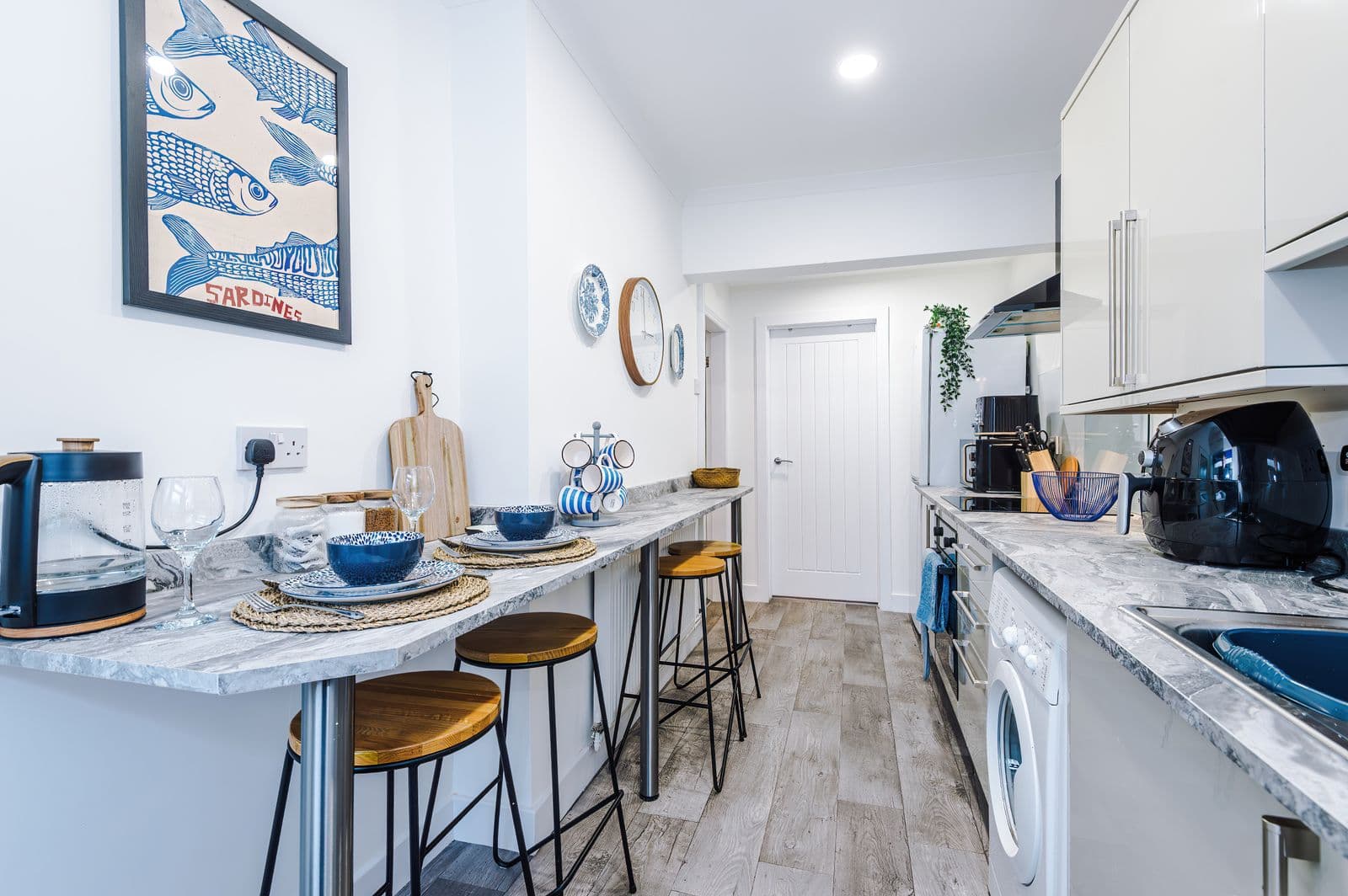 4 Bed | 2 Bath | Sleeps 6 | Central Crewe Bentley