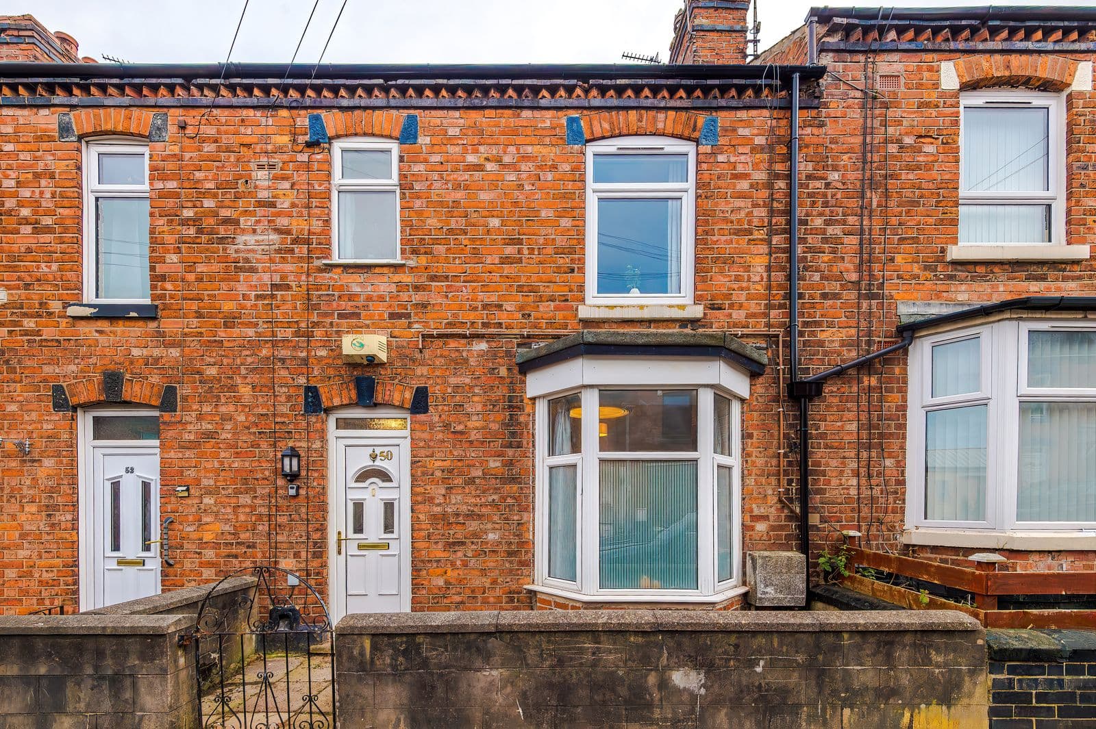 4 Bed | 2 Bath | Sleeps 6 | Central Crewe Bentley
