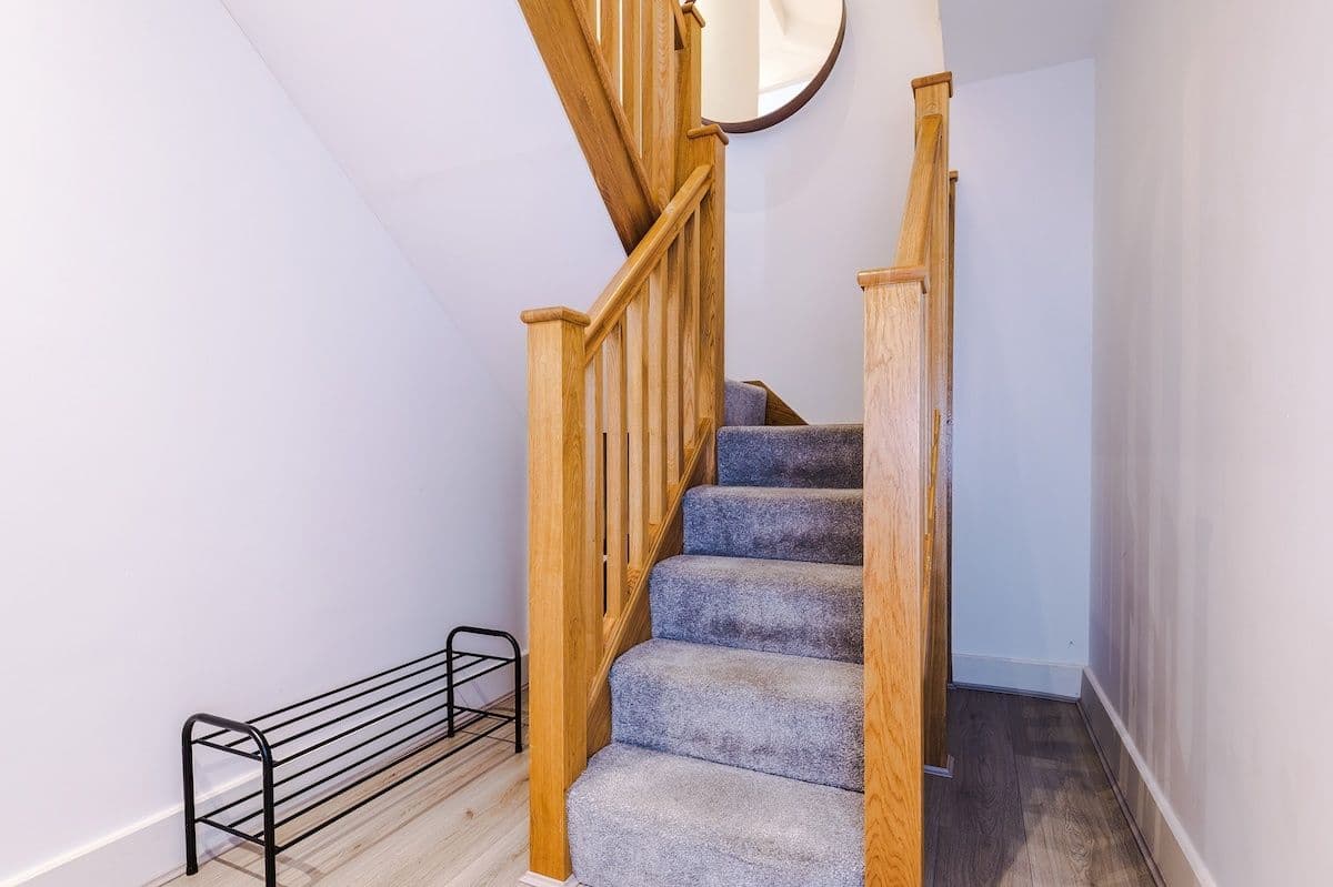 2 Bed | 2 Bath | Central | Free Parking | Hospital