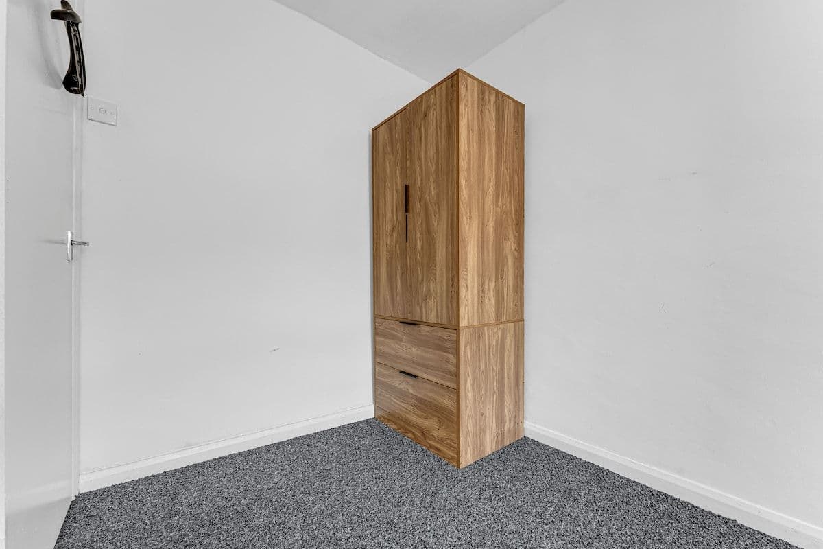 2 BR Central Contractor Warrington | Sleeps 4